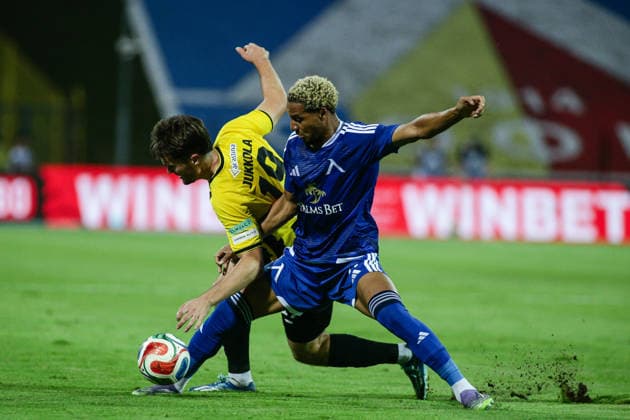IPA87238466 - Levski s Armstrong Oko-fleks in action against Kairat s Oiva Jukkola during the Champions League qualifying match between PFC Levski Sofia and FC Kairat Almaty at Vivacom Arena Georgi Asparuhov in Sofia, Bulgaria, on August 4, 2026  Copyright: xIvanxSxIvanov IPAxSportx xx 87238466