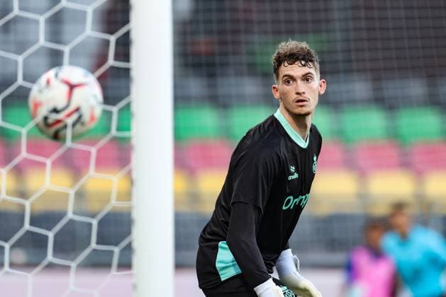 Union s goalkeeper Vic Chambaere and cannot catch the ball during a soccer game between Belgian Royale Union Saint-Gilloise and Norwegian Bodo Glimt, Tuesday 04 August 2026 in Oostende, in the first leg of the third qualifying round for the UEFA Champions League. BRUNOxFAHY  x182753440x