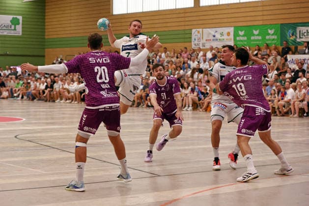 04.08.2026, xovx, Handball Lindencup, HSG Wetzlar - TV Hüttenberg v.l. Leif Haack (TV Hüttenberg), Dominik Mappes (HSG Wetzlar), Hendrik Schreiber (TV Hüttenberg), Josip Simic (HSG Wetzlar), Vit Reichl (TV Hüttenberg) Linden Stadthalle Hessen Deutschland (DE) *** August 4, 2026, xovx, Lindencup Handball, HSG Wetzlar vs. TV Hüttenberg: Leif Haack (TV Hüttenberg), Dominik Mappes (HSG Wetzlar), Hendrik Schreiber (TV Hüttenberg), Josip Simic (HSG Wetzlar), Vit Reichl (TV Hüttenberg); Linden Stadthalle, Hesse, Germany, DE
