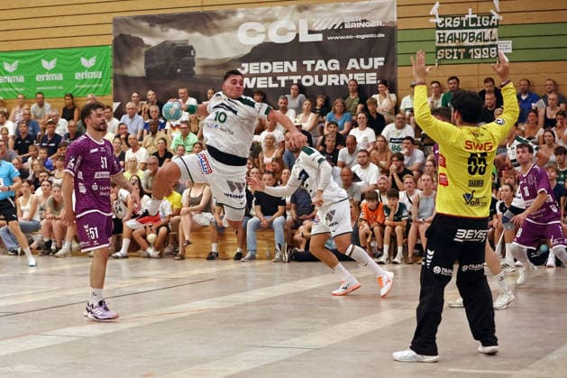 04.08.2026, xovx, Handball Lindencup, HSG Wetzlar - TV Hüttenberg v.l. Hendrik Schreiber (TV Hüttenberg), Josip Simic (HSG Wetzlar), Nikolaj Laesö (HSG Wetzlar), Yahav Shamir (TV Hüttenberg) Linden Stadthalle Hessen Deutschland (DE) *** August 4, 2026, xovx, Lindencup Handball, HSG Wetzlar vs. TV Hüttenberg: Hendrik Schreiber (TV Hüttenberg), Josip Simic (HSG Wetzlar), Nikolaj Laesö (HSG Wetzlar), Yahav Shamir (TV Hüttenberg); Linden Stadthalle, Hesse, Germany, DE