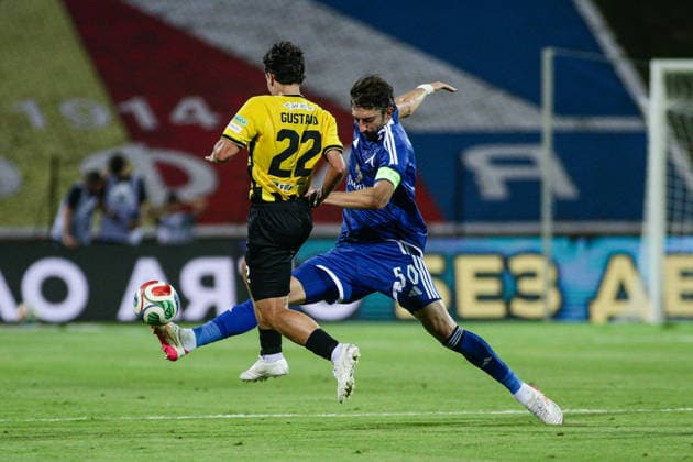 IPA87238887 - Levski s Kristian Dimitrov in action against Kairat s Gustavo Mendonca during the Champions League qualifying match between PFC Levski Sofia and FC Kairat Almaty at Vivacom Arena Georgi Asparuhov in Sofia, Bulgaria, on August 4, 2026  Copyright: xIvanxSxIvanov IPAxSportx xx 87238887