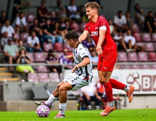 04.08.2026, GER, Fußball, Herren,Toto-Pokal Bayern, Saison 2026 2027, FC Memmingen vs FC Ingolstadt 04 Emre Gül (Ingolstadt, 5), Lukas Rietzler (Memmingen, 29) Memmingen e-con ArenaPark Bayern Deutschland *** August 4, 2026, GER, Soccer, Men s, Bavarian Toto Cup, 2026–2027 Season, FC Memmingen vs. FC Ingolstadt 04 Emre Gül (Ingolstadt), 5; Lukas Rietzler (Memmingen), 29; Memmingen at ArenaPark, Bavaria, Germany Copyright: xNordphotox xHafnerx