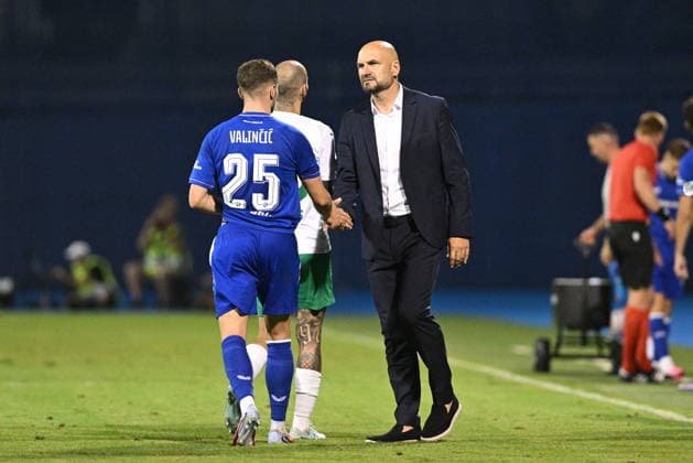 Croatia, Zagreb, 040826. Maksimir Stadium. Football match of the third round of UEFA Champions League qualification, GNK Dinamo - FK Kauno Zalgiris. In the photo: Moris Valincic, Zeljko Sopic. Photo: Damir Krajac CROPIX Copyright: xxDamirxKrajacx dk_dinamo_kauno67-040826