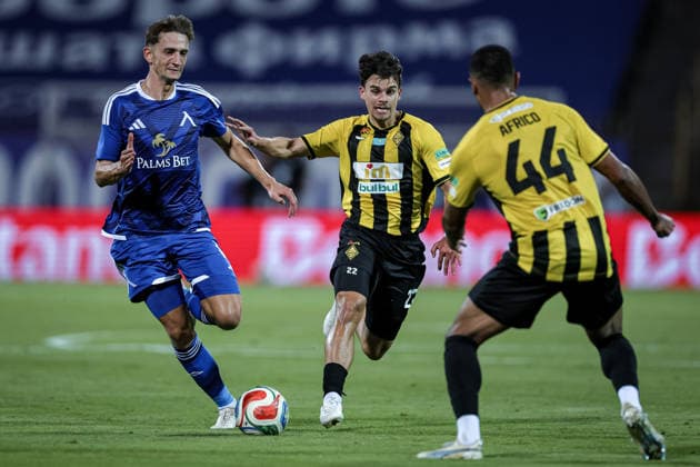 Football - UEFA Champions League - Third qualifying round - PFC Levski - FC Kairat Almaty - 04.08.2026 Gasper Trdin and Gustavo Mendonca Copyright: xYulianxTodorovx