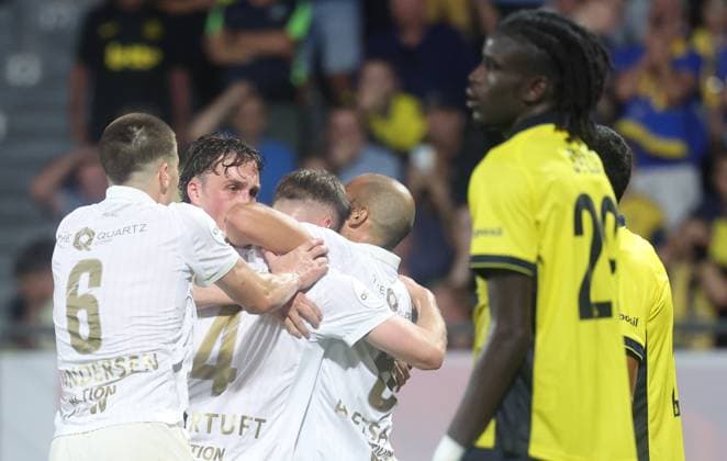 Bodo Glimt s players celebrate after scoring during a soccer game between Belgian Royale Union Saint-Gilloise and Norwegian Bodo Glimt, Tuesday 04 August 2026 in Oostende, in the first leg of the third qualifying round for the UEFA Champions League. VIRGINIExLEFOUR  x182756676x