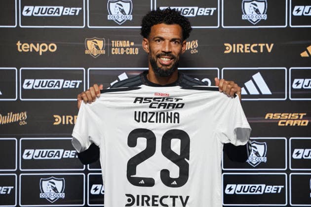 Futbol, Presentacion oficial de Vozinha El nuevo portero de Colo Colo Josimar Jose Evora Dias, mas conocido como Vozinha es presentado oficialmente para unirse al plantel este segundo semestre 04 08 2026 Diego Martin Photosport Football, Presentation of Vozinha The new goalkeeper of Colo Colo Josimar Jose Evora Dias, alias Vozinha, is presented officially 04 08 2026 Diego Martin Photosport Presentacion de Vozinha en Colo Colo 