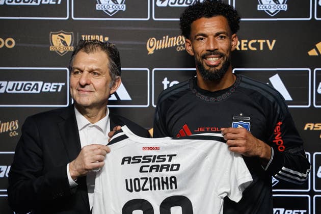 Futbol, Presentacion oficial de Vozinha El nuevo portero de Colo Colo Josimar Jose Evora Dias, mas conocido como Vozinha es presentado oficialmente para unirse al plantel este segundo semestre 04 08 2026 Diego Martin Photosport Football, Presentation of Vozinha The new goalkeeper of Colo Colo Josimar Jose Evora Dias, alias Vozinha, is presented officially 04 08 2026 Diego Martin Photosport Presentacion de Vozinha en Colo Colo 