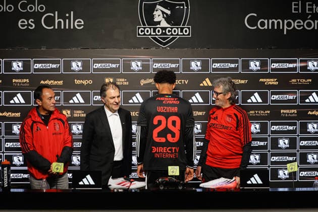 Futbol, Presentacion oficial de Vozinha El nuevo portero de Colo Colo Josimar Jose Evora Dias, mas conocido como Vozinha es presentado oficialmente para unirse al plantel este segundo semestre 04 08 2026 Diego Martin Photosport Football, Presentation of Vozinha The new goalkeeper of Colo Colo Josimar Jose Evora Dias, alias Vozinha, is presented officially 04 08 2026 Diego Martin Photosport Presentacion de Vozinha en Colo Colo 