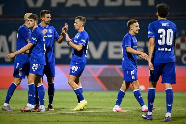 Croatia, Zagreb, 040826. Maksimir Stadium. Football match of the third round of UEFA Champions League qualification, GNK Dinamo - FK Kauno Zalgiris. In the photo: Dinamo players celebration. Photo: Goran Mehkek CROPIX Zagreb Croatia Copyright: xxGoranxMehkekx gm_dinamo_kauno58-040826