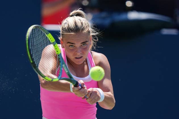 WTA, Tennis Damen Masters 1000 National Bank Open Toronto 2026 - Round of 64 - Day 4 Sara Bejlek of Czech Republic plays a backhand during the Women™s Singles round of 64 match against Iga ÅöwiÄÖtek of Poland on day 4 of the WTA Masters 1000 National Bank Open at Sobeys Stadium on August 4, 2026, in Toronto, Canada. (Photo by Leonardo Ramirez Eyepix Group) Copyright: xLeonardoxRamirezx xEyepixxGroupx LR_04082026_08045