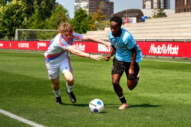 Friendly: Feyenoord Rotterdam v Crystal Palace FC Rotterdam - Jasper Judd of Crystal Palace FC, Marleyson Cruz of Feyenoord Rotterdam after a friendly in preparation of the 2026 2027 season. The match is set between Feyenoord Rotterdam and Crystal Palace FC at Nieuw Varkenoord on 4 August 2026 in Rotterdam, The Netherlands. (Hero Images Ron Sluimer) Copyright: xRonxSluimerx