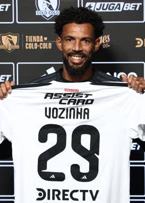 Colo-Colo officially presents Vozinha as New Goalkeeper SANTIAGO, CHILE - AUGUST 4: Cape Verdean goalkeeper Josimar Jose Evora Dias, Vozinha , reacts during his presentation as a new player for Colo-Colo of Chile at the Monumental Stadium in Santiago, Chile, on August 4, 2026. Lucas Aguayo Araos Anadolu Santiago Chile. Editorial use only. Please get in touch for any other usage.  Copyright: x2026xAnadoluxLucasxAguayoxAraosx