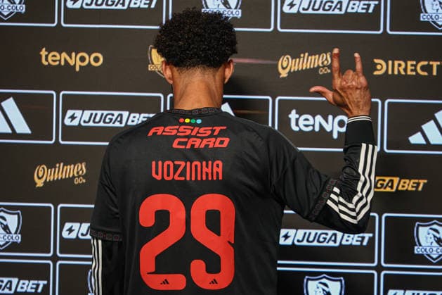 Colo-Colo officially presents Vozinha as New Goalkeeper SANTIAGO, CHILE - AUGUST 4: Cape Verdean goalkeeper Josimar Jose Evora Dias, Vozinha , reacts during his presentation as a new player for Colo-Colo of Chile at the Monumental Stadium in Santiago, Chile, on August 4, 2026. Lucas Aguayo Araos Anadolu Santiago Chile. Editorial use only. Please get in touch for any other usage.  Copyright: x2026xAnadoluxLucasxAguayoxAraosx