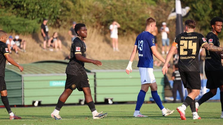 04.08.2026, xrekx, Fussball Testspiel, SV Elversberg - Racing Straßburg v.l. Corneille Bala Bindzi (SV 07 Elversberg) (DFL DFB REGULATIONS PROHIBIT ANY USE OF PHOTOGRAPHS as IMAGE SEQUENCES and or QUASI-VIDEO) Haguenau *** August 4, 2026, xrekx, soccer exhibition match, SV Elversberg vs. Racing Strasbourg v l Corneille Bala Bindzi SV 07 Elversberg DFL DFB REGULATIONS PROHIBIT ANY USE OF PHOTOGRAPHS as IMAGE SEQUENCES and or QUASI-VIDEO Haguenau