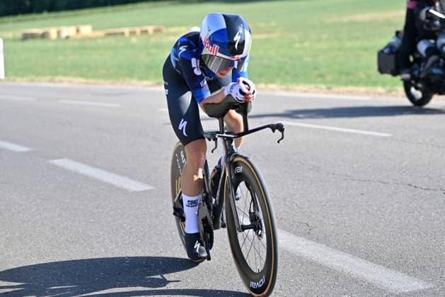 04.08.2026 --- Lacets de Marsannay, Frankreich --- Radsport --- Tour De France Femmes --- 4. Etappe Einzelzeitfahren von Gevrey-Chambertin nach Dijon --- --- Demi Vollering (FDJ United-Suez) Tour De France Femmes stage 4 *** August 4, 2026, Lacets de Marsannay, France, Cycling, Tour de France Femmes, Stage 4, Individual Time Trial from Gevrey-Chambertin to Dijon, Demi Vollering, FDJ United Suez, Tour de France Femmes, Stage 4