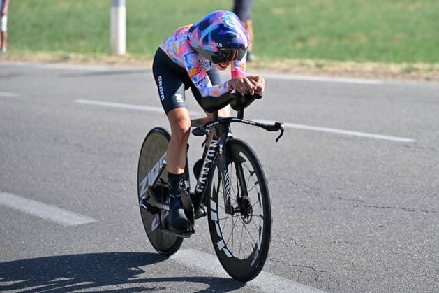 04.08.2026 --- Lacets de Marsannay, Frankreich --- Radsport --- Tour De France Femmes --- 4. Etappe Einzelzeitfahren von Gevrey-Chambertin nach Dijon --- --- Kasia Niewiadoma-Phinney (Canyon Sram) Tour De France Femmes stage 4 *** August 4, 2026, Lacets de Marsannay, France, Cycling, Tour de France Femmes, Stage 4, Individual Time Trial from Gevrey-Chambertin to Dijon, Kasia Niewiadoma Phinney, Canyon SRAM, Tour de France Femmes, Stage 4