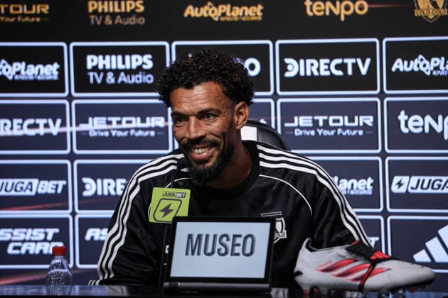 August 4, 2026, Santiago, Chile: Cape Verdean goalkeeper VOZINHA is unveiled as a new signing for the Chilean club Colo-Colo. Vozinha Presentation Colo-Colo  - ZUMAu105 20260804_zip_u105_017 Copyright: xManuelxUrzuax
