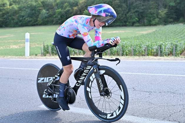 04.08.2026 --- Lacets de Marsannay, Frankreich --- Radsport --- Tour De France Femmes --- 4. Etappe Einzelzeitfahren von Gevrey-Chambertin nach Dijon --- --- Maria Rosa Klöser (Canyon Sram) Tour De France Femmes stage 4 *** August 4, 2026, Lacets de Marsannay, France, Cycling, Tour de France Femmes, Stage 4, Individual Time Trial from Gevrey-Chambertin to Dijon, Maria Rosa Klöser, Canyon SRAM, Tour de France Femmes, Stage 4