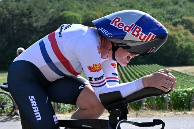 04.08.2026 --- Lacets de Marsannay, Frankreich --- Radsport --- Tour De France Femmes --- 4. Etappe Einzelzeitfahren von Gevrey-Chambertin nach Dijon --- --- Zoe Jane Backstedt (Canyon Sram) Tour De France Femmes stage 4 *** August 4, 2026, Lacets de Marsannay, France, Cycling, Tour de France Femmes, Stage 4, Individual Time Trial from Gevrey-Chambertin to Dijon, Zoe Jane Backstedt, Canyon, SRAM, Tour de France Femmes, Stage 4