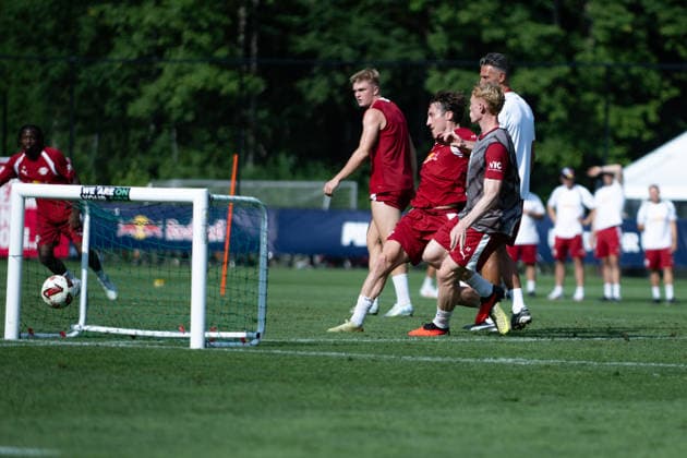 Rocco Reitz (RB Leipzig, 20) netzt im Spiel ein, RB Leipzig, Fussball, Trainingslager Austria, Saison Vorbereitung, Saison 2026 2027, GER, 04.08.2026, Eibner-Pressefoto Andreas Ulmer RB Leipzig, Fussball, Trainingslager Austria, Saison Vorbereitung, Saison 2026 2027, GER, 04.08.2026, *** Rocco Reitz, RB Leipzig, scores 20 goals in a game, RB Leipzig, soccer, training camp in Austria, preseason, 2026–2027 season, GER, August 4, 2026, Eibner Press Photo Andreas Ulmer RB Leipzig, soccer, training camp in Austria, preseason, 2026–2027 season, GER, August 4, 2026, Copyright: xEibner-Pressefoto AndreasxUlmerx EP_AUR
