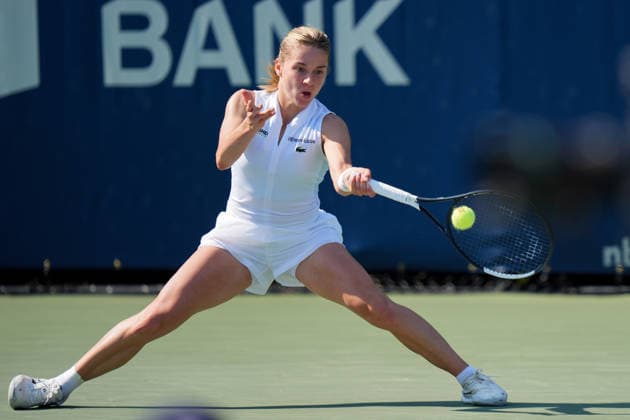 WTA, Tennis Damen Masters 1000 National Bank Open Toronto 2026 - Round of 64 - Day 4 Maja ChwaliÅ ska of Poland plays a backhand during the Women™s Singles round of 64 match against Talia Gibson of Australia on day 4 of the WTA Masters 1000 National Bank Open at Sobeys Stadium on August 4, 2026, in Toronto, Canada. (Photo by Leonardo Ramirez Eyepix Group) Copyright: xLeonardoxRamirezx xEyepixxGroupx LR_04082026_08093