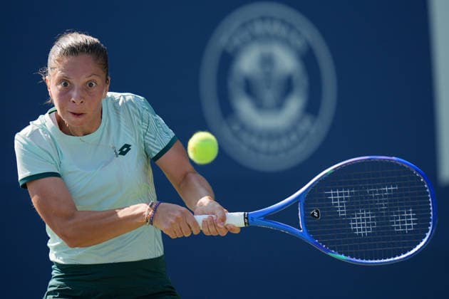WTA, Tennis Damen Masters 1000 National Bank Open Toronto 2026 - Round of 64 - Day 4 Antonia RuÅ¾iÄ‡ of Croatia plays a backhand during the Women™s Singles round of 64 match against Madison Keys of United States on day 4 of the WTA Masters 1000 National Bank Open at Sobeys Stadium on August 4, 2026, in Toronto, Canada. (Photo by Leonardo Ramirez Eyepix Group) Copyright: xLeonardoxRamirezx xEyepixxGroupx LR_04082026_08138