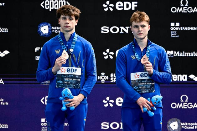 Mark Hrytsenko, Oleksii Sereda of Ukraine show the bronze medal after competing in the diving 10m Platform Synchro Men Final during the European Aquatics Championships at the Olympic Aquatic Center in Paris (France), August 4, 2026. Andrea Masini Deepbluemedia Insidefoto