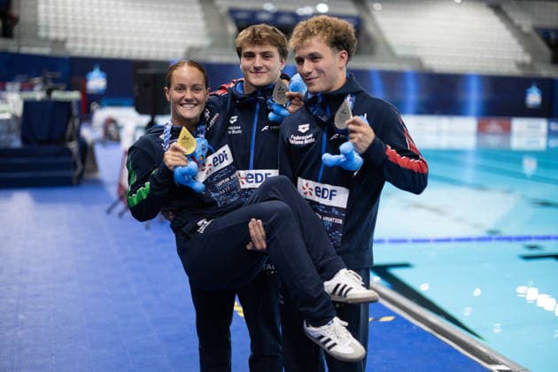 Women 3m springboard diving final European Aquatics Championships - Saint-Denis Men’s 10m platform synchro diving s silver medallists Italy s divers Simone Conte and Raffaele Pelligra pose with Women’s 3m springboard diving s gold medallist Italy s diver Chiara Pellacani after their medals ceremonies during the LEN European Aquatics Championships, at the Olympic Aquatics Centre in Saint-Denis, northeastern suburbs of Paris, on August 4, 2026. Photo by Raphael Lafargue ABACAPRESS.COM Saint-Denis France  Copyright: xLafarguexRaphael ABACAx