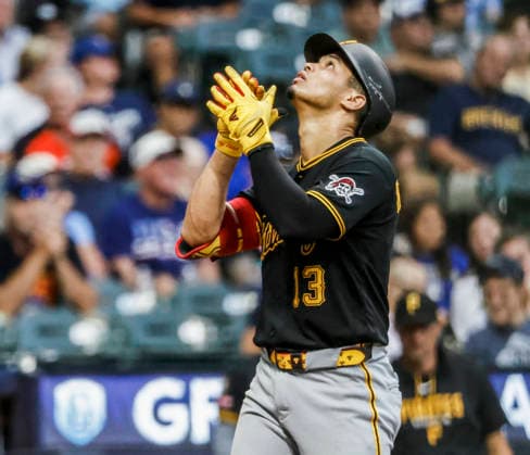 Pittsburgh Pirates catcher Endy Rodriguez reacts after hitting a home run in the fifth inning of the MLB, Baseball Herren, USA game between the Pittsburgh Pirates and the Milwaukee Brewers at American Family Field in Milwaukee, Wisconsin on Tuesday, August 4, 2026.  MIL20260804821 TANNENxMAURY