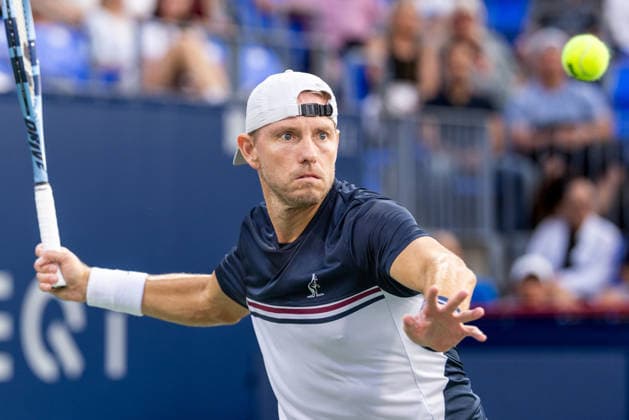 August 4, 2026, Montreal, Quebec, Canada: JAMES DUCKWORTH from Australia forehand service in match against Alex de Minaur (3) from Australia in second round at Canadian Open at IGA stadium in Montreal, Quebec, Canada on 2026-08-04 Montreal Canada - ZUMAl189 20260804_zsp_l189_138 Copyright: xYannickxLegarex