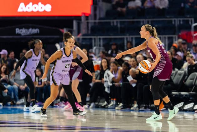 SAN FRANCISCO, CA - AUGUST 04: Julie Allemand 22 of the Toronto Tempo points during a WNBA, Basketball Damen, USA game against the Golden State Valkyries on August 4, 2026 at Chase Center in San Francisco, CA. (Photo by Matthew Huang Icon Sportswire) WNBA: AUG 04 Toronto Tempo at Golden State Valkyries EDITORIAL USE ONLY Icon260804002