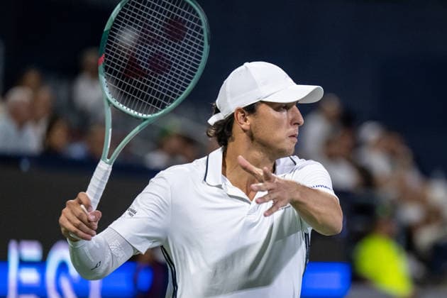 MONTREAL, QC - AUGUST 04: Luciano Darderi from Italia returns the ball against Gabriel Diallo from Canada from Italia during their singles second round match on day three of the ATP, Tennis Herren 1000 National Bank Open presented by Rogers at Stade IGA on August 4, 2026 in Montreal, Quebec, Canada. (Photo by Vincent Ethier Icon Sportswire) TENNIS: AUG 04 National Bank Open EDITORIAL USE ONLY Icon270804124