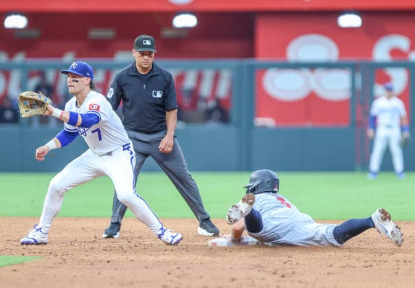 AUG 04, 2026: Minnesota Twins infielder Ryan Kreidler (5) steals a base in the 3rd inning against the Kansas City Royals at Kauffman Stadium Kansas City, MO. CSM Kansas City United States - ZUMAc04_ 20260804_zma_c04_047 Copyright: xRomanxPunox