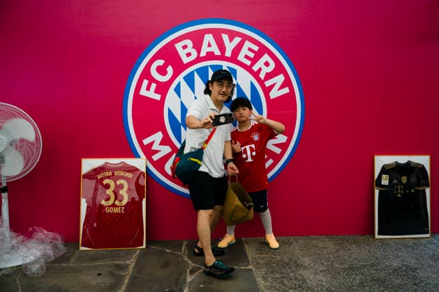 August 4, 2026, Seogwipo, Jeju, South Korea: Fans purchase FC Bayern Munich merchandise before an exhibition match between BundesligaÃ¢â‚¬â ¢s FC Bayern Munich and K League 1Ã¢â‚¬â ¢s Jeju SK FC, during the Audi Football Summit 2026 on Tuesday, Aug. 4, 2026 at the Jeju World Cup Stadium in Seogwipo, South Korea. FC Bayern Munich 2:1 Jeju SK FC Exhibition  - ZUMAh163 20260804_znp_h163_006 Copyright: xJintakxHanx