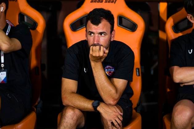 August 4, 2026, Seogwipo, Jeju, South Korea: Jeju SK FC head coach SERGIO COSTA sits on the team bench before an exhibition match between BundesligaÃ¢â‚¬â ¢s FC Bayern Munich and K League 1Ã¢â‚¬â ¢s Jeju SK FC, during the Audi Football Summit 2026 on Tuesday, Aug. 4, 2026 at the Jeju World Cup Stadium in Seogwipo, South Korea. Seogwipo South Korea - ZUMAh163 20260804_znp_h163_014 Copyright: xJintakxHanx