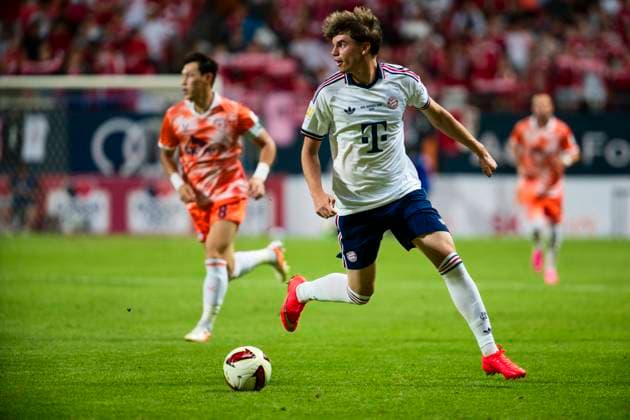 August 4, 2026, Seogwipo, Jeju, South Korea: FC Bayern Munich forward GUIDO DELLA ROVERE (47) dribbles the ball in an exhibition match between BundesligaÃ¢â‚¬â ¢s FC Bayern Munich and K League 1Ã¢â‚¬â ¢s Jeju SK FC, during the Audi Football Summit 2026 on Tuesday, Aug. 4, 2026 at the Jeju World Cup Stadium in Seogwipo, South Korea. Seogwipo South Korea - ZUMAh163 20260804_znp_h163_015 Copyright: xJintakxHanx