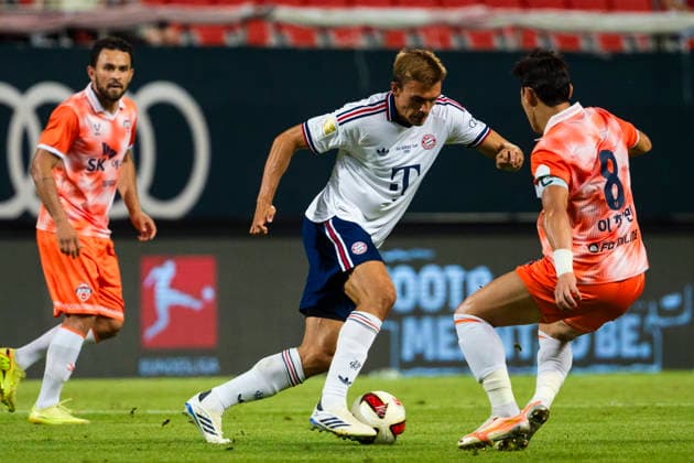 August 4, 2026, Seogwipo, Jeju, South Korea: FC Bayern Munich midfielder JOAO PALHINHA (16) dribbles the ball in an exhibition match between BundesligaÃ¢â‚¬â ¢s FC Bayern Munich and K League 1Ã¢â‚¬â ¢s Jeju SK FC, during the Audi Football Summit 2026 on Tuesday, Aug. 4, 2026 at the Jeju World Cup Stadium in Seogwipo, South Korea. Seogwipo South Korea - ZUMAh163 20260804_znp_h163_016 Copyright: xJintakxHanx