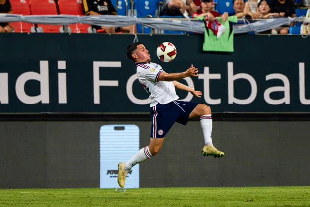 August 4, 2026, Seogwipo, Jeju, South Korea: FC Bayern Munich midfielder FELIPE CHAVEZ (30) receives the ball in an exhibition match between BundesligaÃ¢â‚¬â ¢s FC Bayern Munich and K League 1Ã¢â‚¬â ¢s Jeju SK FC, during the Audi Football Summit 2026 on Tuesday, Aug. 4, 2026 at the Jeju World Cup Stadium in Seogwipo, South Korea. Seogwipo South Korea - ZUMAh163 20260804_znp_h163_021 Copyright: xJintakxHanx