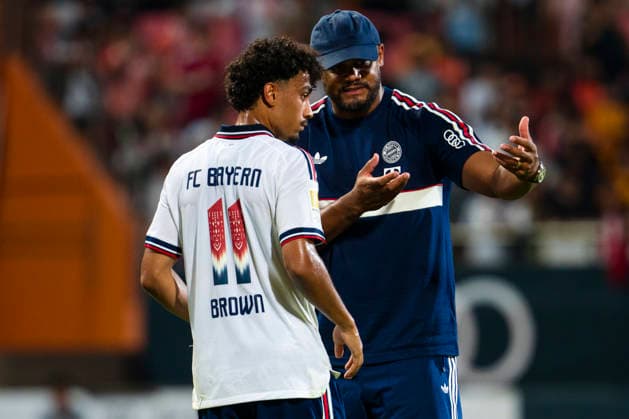 August 4, 2026, Seogwipo, Jeju, South Korea: FC Bayern Munich defender NATHANIEL BROWN (11) receives feedback from head coach VINCENT KOMPANY after an exhibition match between BundesligaÃ¢â‚¬â ¢s FC Bayern Munich and K League 1Ã¢â‚¬â ¢s Jeju SK FC, during the Audi Football Summit 2026 on Tuesday, Aug. 4, 2026 at the Jeju World Cup Stadium in Seogwipo, South Korea. FC Bayern Munich 2:1 Jeju SK FC Exhibition  - ZUMAh163 20260804_znp_h163_061 Copyright: xJintakxHanx