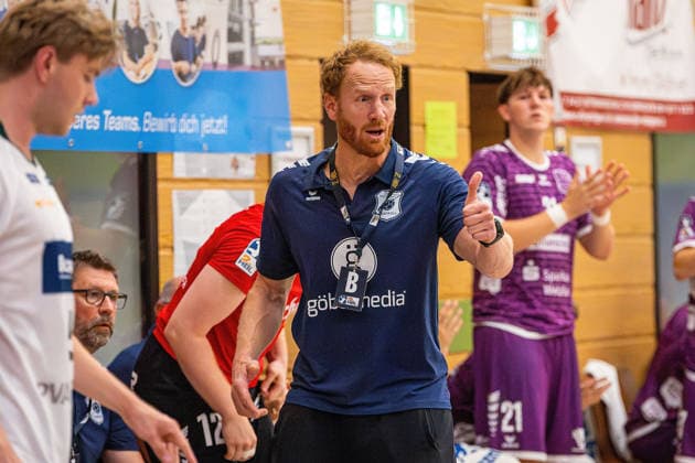 04.08.2026, xovx, Handball Lindencup, HSG Wetzlar - TV Hüttenberg Trainer Stefan Kneer (TV Hüttenberg) Linden Stadthalle Hessen Deutschland (DE) *** August 4, 2026, xovx, Lindencup Handball Tournament, HSG Wetzlar vs. TV Hüttenberg, Coach Stefan Kneer, TV Hüttenberg, Linden City Hall, Hesse, Germany, DE