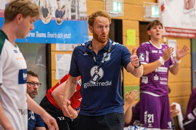 04.08.2026, xovx, Handball Lindencup, HSG Wetzlar - TV Hüttenberg Trainer Stefan Kneer (TV Hüttenberg) Linden Stadthalle Hessen Deutschland (DE) *** August 4, 2026, xovx, Lindencup Handball Tournament, HSG Wetzlar vs. TV Hüttenberg, Coach Stefan Kneer, TV Hüttenberg, Linden City Hall, Hesse, Germany, DE