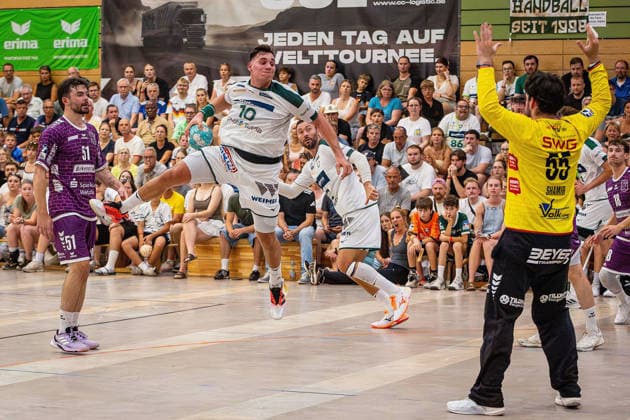 04.08.2026, xovx, Handball Lindencup, HSG Wetzlar - TV Hüttenberg v.l. Vit Reichl (TV Hüttenberg), Josip Simic (HSG Wetzlar), Nikolaj Laesö (HSG Wetzlar), Yahav Shamir (TV Hüttenberg), Tim Rüdiger (TV Hüttenberg) Linden Stadthalle Hessen Deutschland (DE) *** August 4, 2026, xovx, Lindencup Handball, HSG Wetzlar vs. TV Hüttenberg, Vit Reichl (TV Hüttenberg), Josip Simic (HSG Wetzlar), Nikolaj Laesö (HSG Wetzlar), Yahav Shamir (TV Hüttenberg), Tim Rüdiger (TV Hüttenberg), Linden Stadthalle, Hesse, Germany, DE