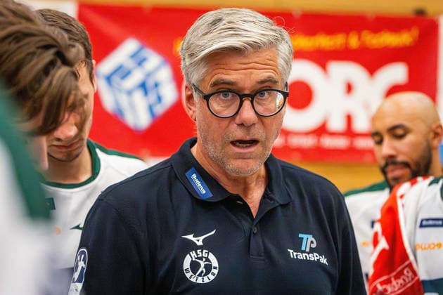 04.08.2026, xovx, Handball Lindencup, HSG Wetzlar - TV Hüttenberg Trainer Runar Sigtryggsson (HSG Wetzlar) Linden Stadthalle Hessen Deutschland (DE) *** August 4, 2026, xovx, Lindencup Handball Tournament, HSG Wetzlar vs. TV Hüttenberg, Coach Runar Sigtryggsson, HSG Wetzlar, Linden City Hall, Hesse, Germany, DE