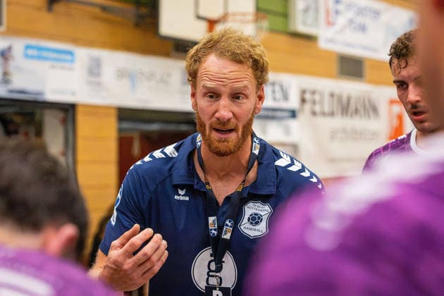 04.08.2026, xovx, Handball Lindencup, HSG Wetzlar - TV Hüttenberg Trainer Stefan Kneer (TV Hüttenberg) Linden Stadthalle Hessen Deutschland (DE) *** August 4, 2026, xovx, Lindencup Handball Tournament, HSG Wetzlar vs. TV Hüttenberg, Coach Stefan Kneer, TV Hüttenberg, Linden City Hall, Hesse, Germany, DE