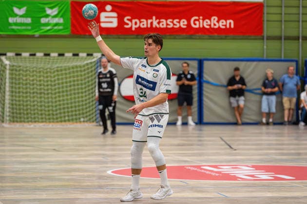 04.08.2026, xovx, Handball Lindencup, HSG Wetzlar - TV Hüttenberg Paul Kompenhans (HSG Wetzlar), Freisteller Linden Stadthalle Hessen Deutschland (DE) *** August 4, 2026, xovx, Lindencup Handball Tournament, HSG Wetzlar vs. TV Hüttenberg, Paul Kompenhans, HSG Wetzlar, Stock Photo, Linden City Hall, Hesse, Germany, DE