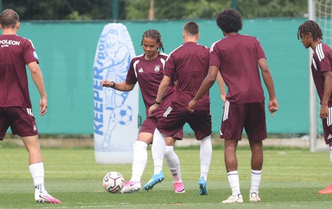 anderlecht s Noah Kalonji pictured in action during a training session of Belgian first division soccer team RSC Anderlecht, on Wednesday 05 August 2026 in Anderlecht, in preparation of their upcoming game against Greek PAOK, in the third qualifying round of the UEFA Europa League. VIRGINIExLEFOUR  x182778559x