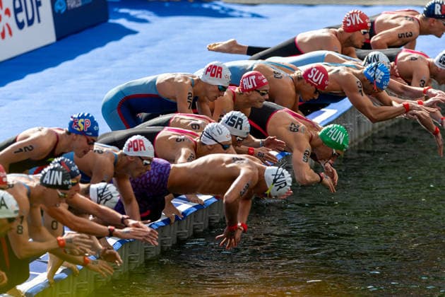 SWIMMING - EAC 2026 PARIS,FRANCE,05.AUG.26 - SWIMMING - European Aquatics Championships Paris 2026, open water, 5km, men. Image shows the start of the race with Luca Karl (AUT) in the middle of the other athletes.  GEPAxpictures xPhilippxBrem