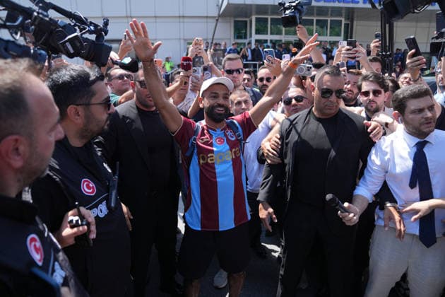 Egyptian football star Mohamed Salah arrives in Istanbul ISTANBUL, TURKIYE – AUGUST 5: Egyptian football star Mohamed Salah, who has reached a transfer agreement with Trabzonspor, is welcomed by fans upon his arrival at Istanbul Airport in Istanbul, Turkiye, on August 5, 2026. Salah arrived in the city to complete the formalities of his move to the Turkish Super Lig club. Cemal Yurttas Anadolu Istanbul Turkey. Editorial use only. Please get in touch for any other usage.  Copyright: x2026xAnadoluxCemalxYurttasx