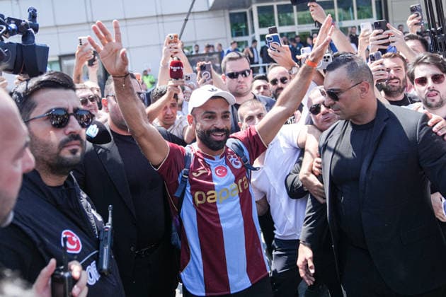 Egyptian football star Mohamed Salah arrives in Istanbul ISTANBUL, TURKIYE – AUGUST 5: Egyptian footballer Mohamed Salah, who has begun transfer talks with Trabzonspor, arrives in Istanbul, Turkiye, on August 5, 2026. The 34-year-old player arrived by private jet at Ataturk Airport General Aviation Terminal from the Greek island of Mykonos, where he had been on vacation, and was welcomed by Trabzonspor supporters. Cemal Yurttas Anadolu Istanbul Turkey. Editorial use only. Please get in touch for any other usage.  Copyright: x2026xAnadoluxCemalxYurttasx