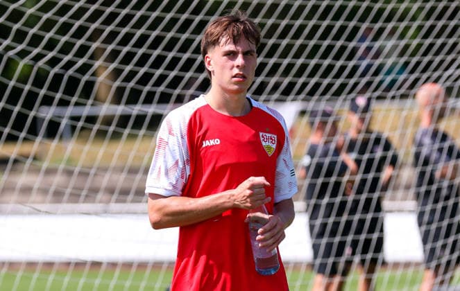 05.08.2026, Deutschland, Grassau, Fußball Bundesliga, Saison 2026 2027, Trainingslager VfB Stuttgart, Leo Sauer *** August 5, 2026, Germany, Grassau, Bundesliga, 2026–2027 season, VfB Stuttgart training camp, Leo Sauer